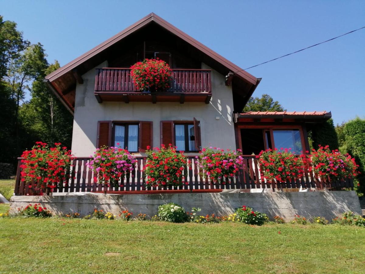 Holiday Home Mare Near River Карловац Экстерьер фото
