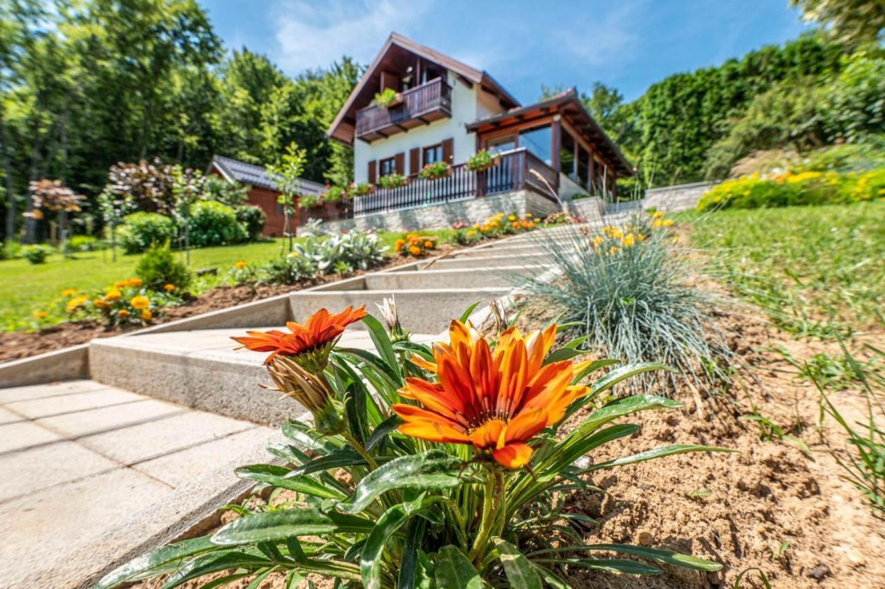 Holiday Home Mare Near River Карловац Экстерьер фото