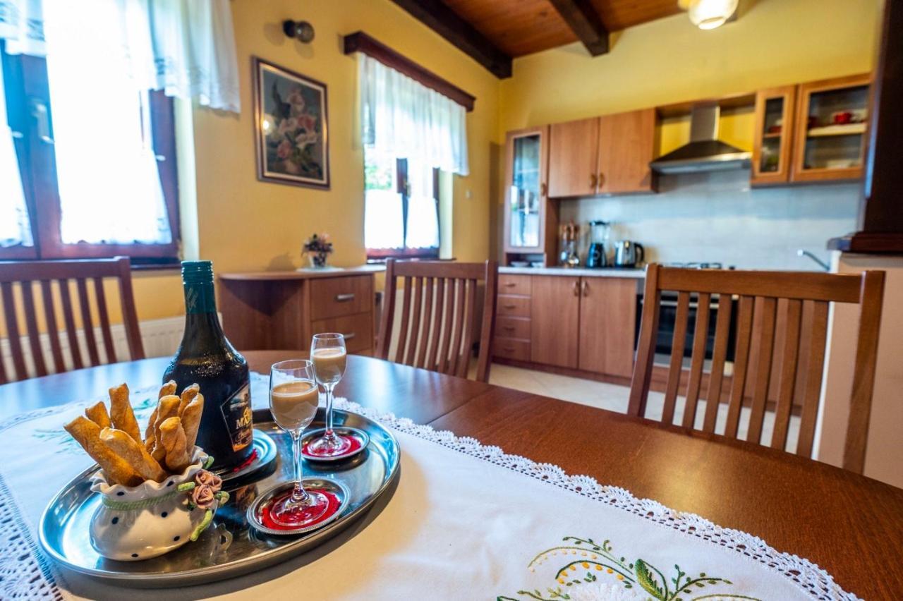 Holiday Home Mare Near River Карловац Экстерьер фото
