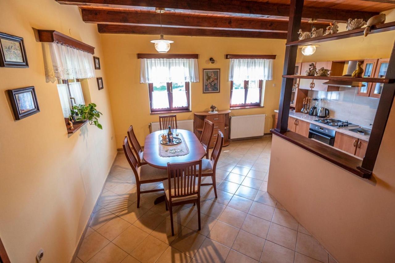Holiday Home Mare Near River Карловац Экстерьер фото