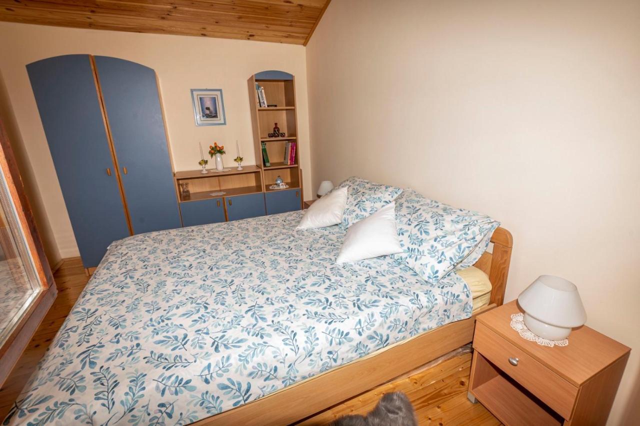 Holiday Home Mare Near River Карловац Экстерьер фото